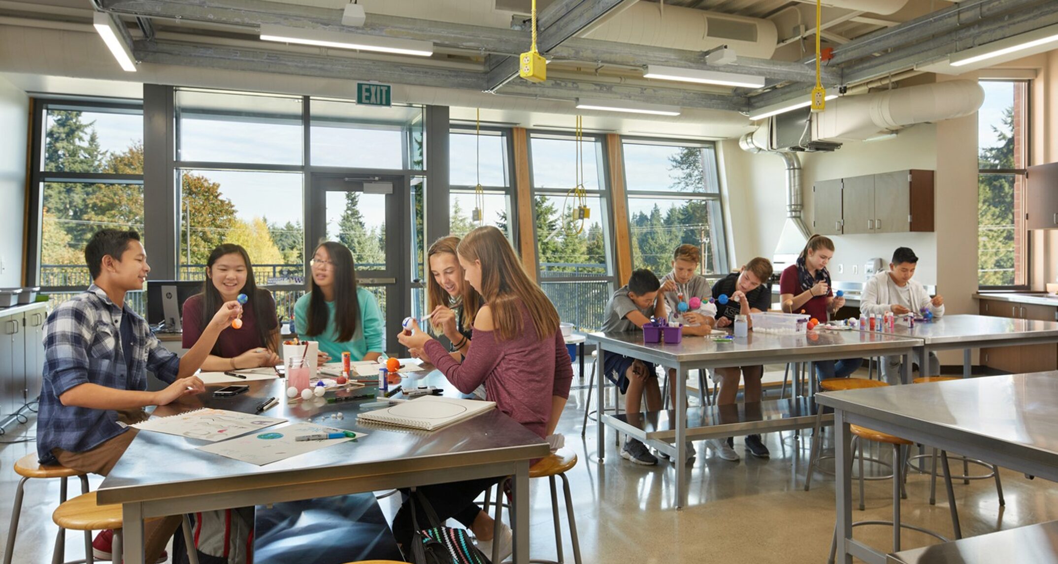Attractive makerspaces encourage students to explore and take risks by engaging in project-based STEM learning. Risdon Middle School — NAC Architecture