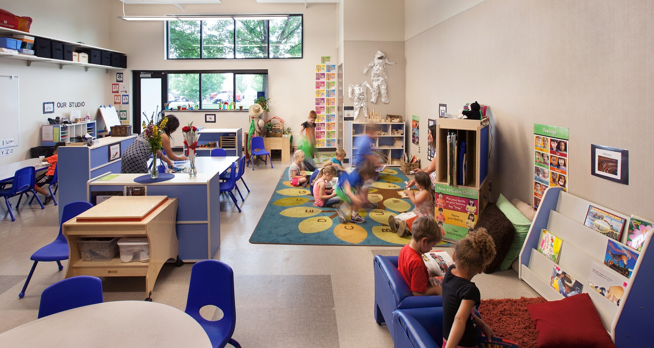 Communal spaces at Central Valley Early Learning Center enable teachers to observe the activities from a distance, while allowing students to exercise choice, build independence, and create a sense of ownership. — NAC